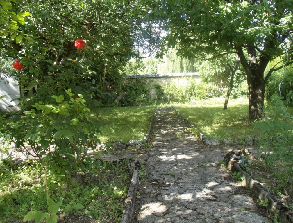 Le Grand Jardin Bed & Breakfast โบน ภายนอก รูปภาพ